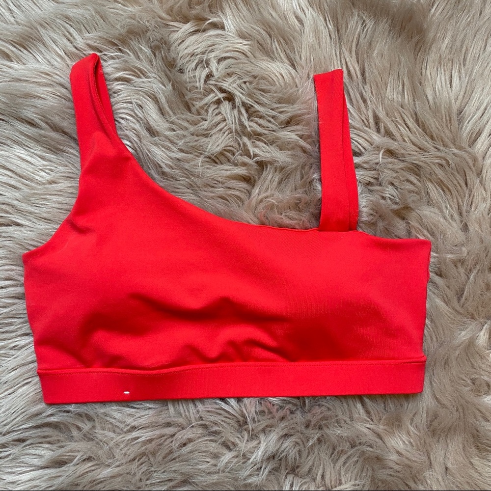 Aero Medium red sports bra
